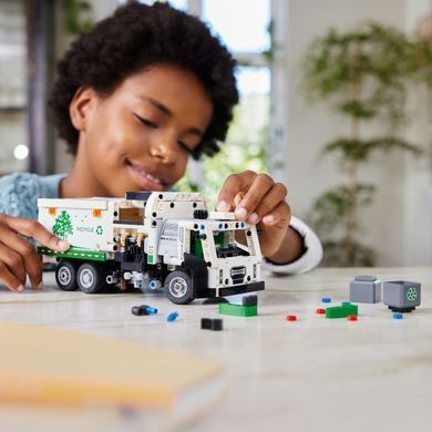 Конструктор LEGO Technic Мусоровоз (42167)