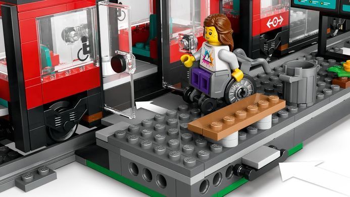 LEGO Конструктор Трамвай і вокзал у центрі міста (60423)
