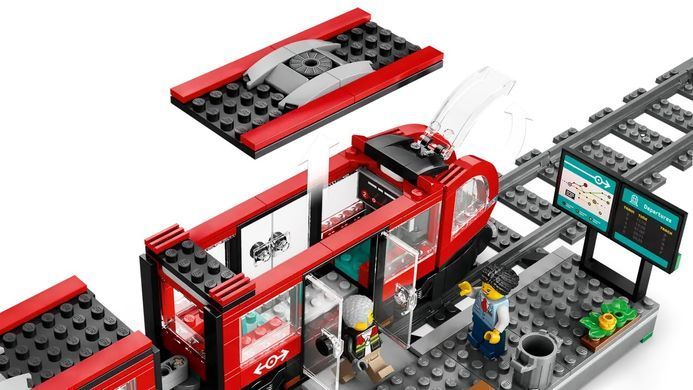 LEGO Конструктор Трамвай і вокзал у центрі міста (60423)