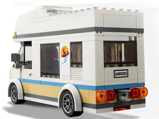 Конструктор LEGO City Канікули в будинку на колесах (60283)