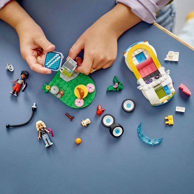Конструктор LEGO Friends Електромобіль і зарядний пристрій (42609)