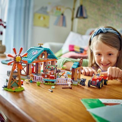 Конструктор LEGO Friends Приют для сельскохозяйственных животных (42617)