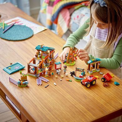 Конструктор LEGO Friends Приют для сельскохозяйственных животных (42617)