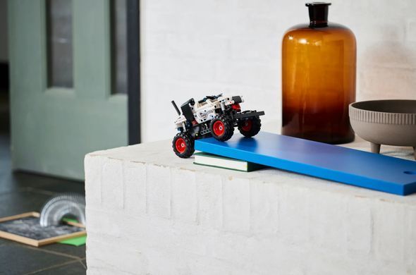 Конструктор LEGO Technic Monster Jam Monster Mutt Dalmatian (42150)