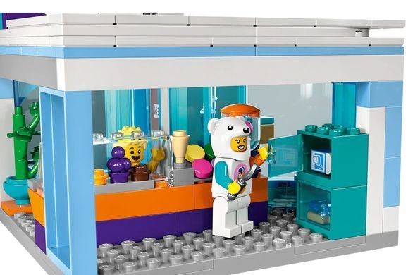 Конструктор LEGO City Магазин мороженого (60363)