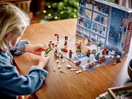 Конструктор LEGO Marvel Новогодний календарь на 2024 год Человек-Паук (76293)