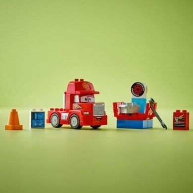 Конструктор LEGO DUPLO Disney Мак на гонках (10417)