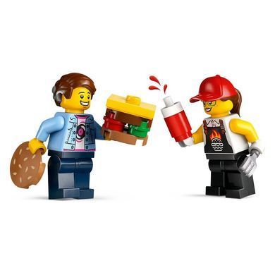 Конструктор LEGO City Вантажівка з гамбургерами (60404)